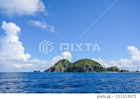 真夏の慶良間諸島の青く透き通った海の風景写真【沖縄風景】 131553071
