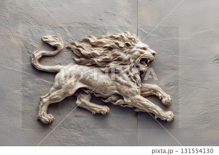 壁に彫られたライオンの立体壁画 131554130