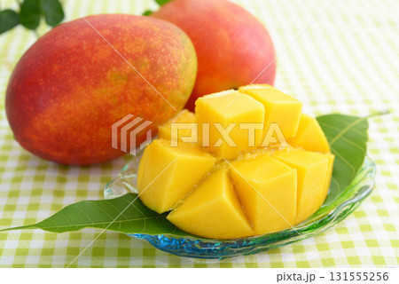 美味しそうなマンゴー 131555256