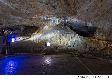 日本三大鍾乳洞 山口県美祢市 秋芳洞 広庭(洞内富士) 日本三大鍾乳洞 山口県美祢市 秋芳洞 広庭(洞内富士) 131555391