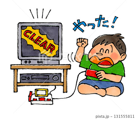 テレビゲームをする男の子 131555811