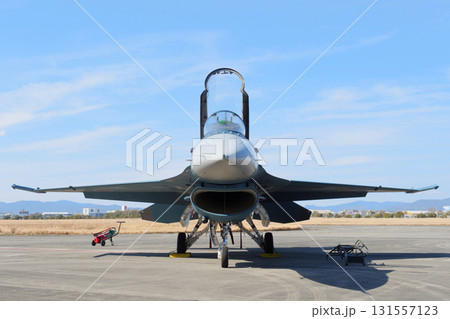 駐機場の航空自衛隊F-2戦闘機 131557123
