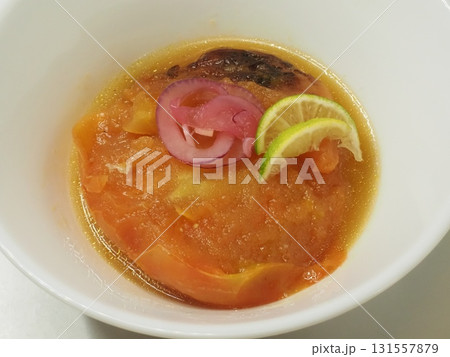 トマトシチュー、妻の手作り家庭料理、家庭で楽しむ夕ご飯、幸せ家族 トマトシチュー、妻の手作り家庭料理、家庭で楽しむ夕ご飯、幸せ家族 131557879