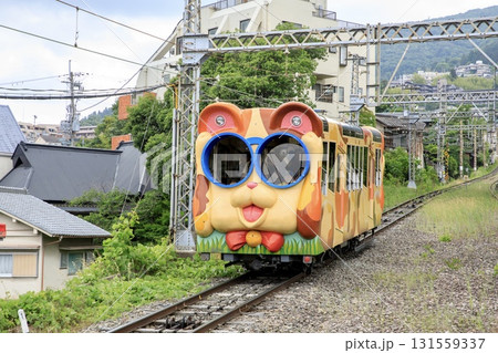 生駒ケーブル、宝山寺線を走るコ11形客車ミケ 131559337