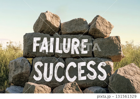 Business challenge failure and success concept....のイラスト素材 [131561329 ...