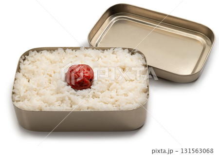 日本の伝統、日の丸弁当 131563068