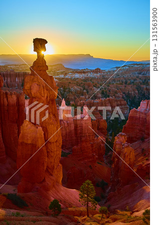 Thor's Hammer Sunrise Golden Hour Bryce Canyon Hoodoos and Sunburst Thor's Hammer Sunrise Golden Hour Bryce Canyon Hoodoos and Sunburst 131563900
