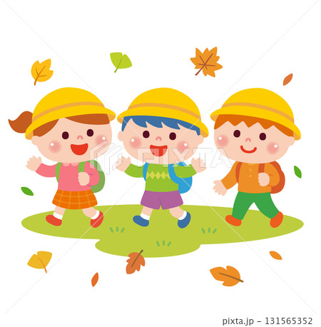 遠足で歩く子どもたち　秋バージョン 131565352
