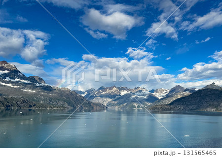 ジョンズホプキンス海峡の山々と氷河、グレイシャーベイ国立公園、世界遺産、2025年8月下旬撮影 ジョンズホプキンス海峡の山々と氷河、グレイシャーベイ国立公園、世界遺産、2025年8月下旬撮影 131565465