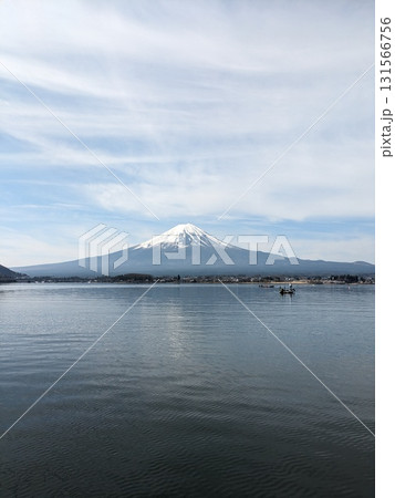 河口湖に映る逆さ富士山逆さの空 河口湖に映る逆さ富士山逆さの空 131566756