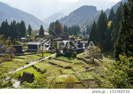 秋の五箇山　世界遺産相倉合掌造り集落 131568550