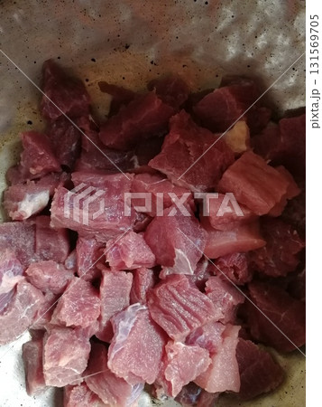 Raw beef steak meat. Delicious mixed Kobe and wagyu beef meat pieces to make famous recipe like barbeque, picanha, bourguignon, goulash, gourmet, stroganoff, ragout etc 131569705