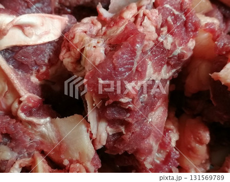 Raw beef steak meat. Delicious mixed Kobe and wagyu beef meat pieces to make famous recipe like barbeque, picanha, bourguignon, goulash, gourmet, stroganoff, ragout etc 131569789