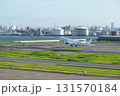 羽田空港を離陸する飛行機 131570184