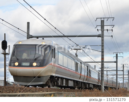 東海道本線を行く大阪発383系特急しなの 東海道本線を行く大阪発383系特急しなの 131571270