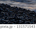 海岸の波打ち際　洗われる石　砕ける波　日本海 131571543