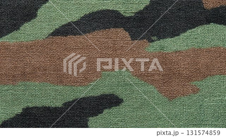 典型的な陸軍迷彩柄の布地テクスチャ 典型的な陸軍迷彩柄の布地テクスチャ 131574859