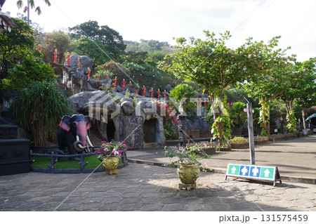 スリランカ 世界遺産ランギリ・ダンブッラの石窟寺院 スリランカ 世界遺産ランギリ・ダンブッラの石窟寺院 131575459
