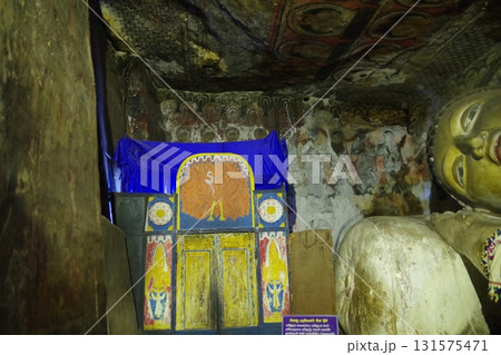スリランカ 世界遺産ランギリ・ダンブッラの石窟寺院 スリランカ 世界遺産ランギリ・ダンブッラの石窟寺院 131575471