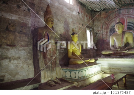 スリランカ 世界遺産ランギリ・ダンブッラの石窟寺院 スリランカ 世界遺産ランギリ・ダンブッラの石窟寺院 131575487