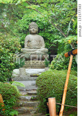 京都 龍安寺 境内 樹間の石仏坐像 京都 龍安寺 境内 樹間の石仏坐像 131577383
