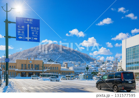 小樽駅と青空　雪景色 131577595