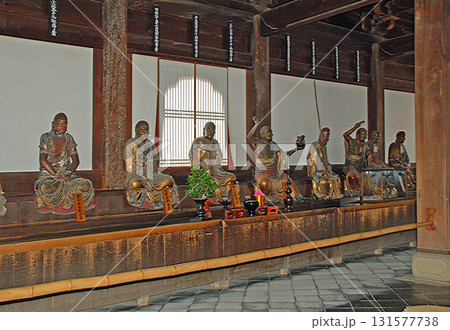 京都　宇治　黄檗宗　萬福寺　大雄宝殿　十八羅漢像 131577738