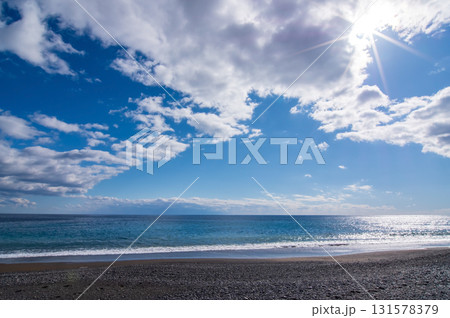 【冬晴れの海岸】七里御浜《三重県 熊野市》 【冬晴れの海岸】七里御浜《三重県 熊野市》 131578379
