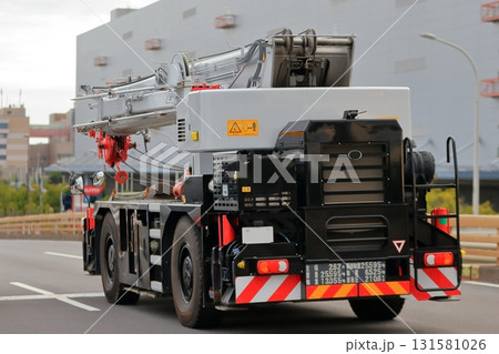 ラフテレーンクレーン　イメージ 131581026