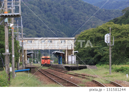 山陰本線 竹野駅の構内にキハ41が到着 山陰本線 竹野駅の構内にキハ41が到着 131581244