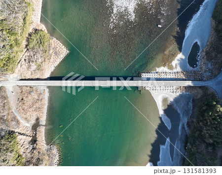 高知県越知町 上空から見た片岡沈下橋 高知県越知町 上空から見た片岡沈下橋 131581393
