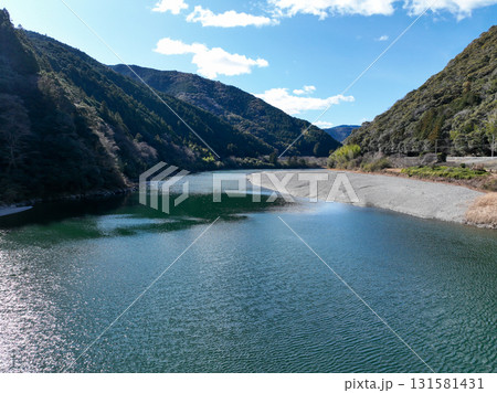高知県越知町　青空と仁淀川の風景 131581431