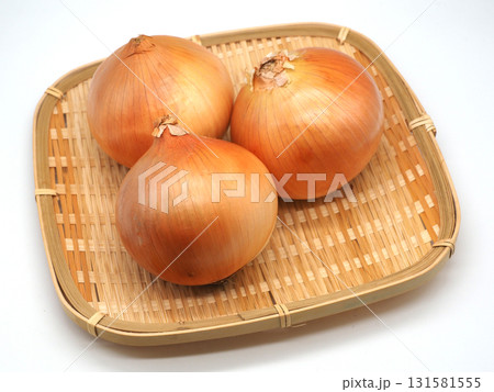 たまねぎ　3個セット （Onion） 131581555