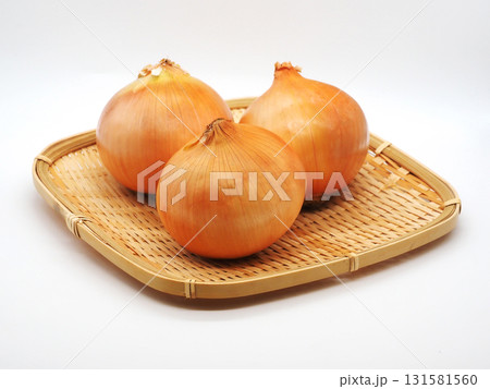 たまねぎ　3個セット （Onion） 131581560