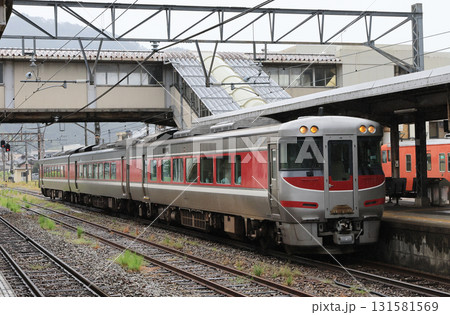 山陰本線 和田山駅に到着した特急はまかぜ 山陰本線 和田山駅に到着した特急はまかぜ 131581569