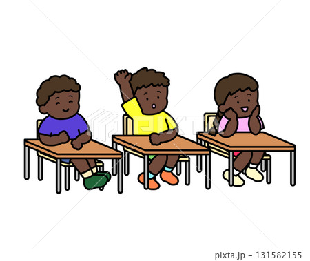授業を聞く黒人の子供たち 3人 挙手あり 授業を聞く黒人の子供たち 3人 挙手あり 131582155