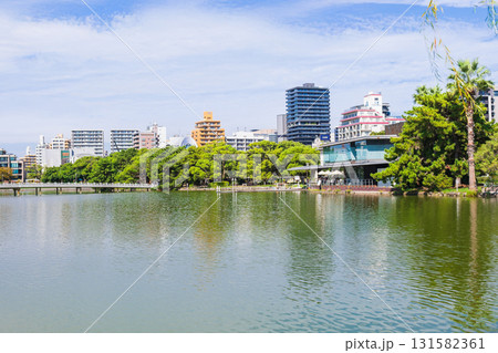 福岡　大濠公園　観月橋とボート乗り場 131582361