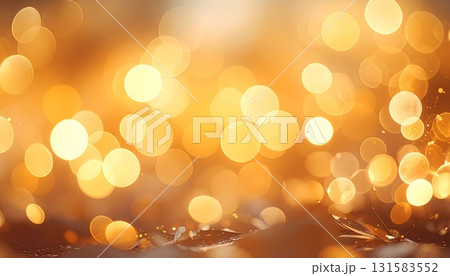 暖かいゴールドのボケ光が揺らめくシネマティックな抽象背景 暖かいゴールドのボケ光が揺らめくシネマティックな抽象背景 131583552