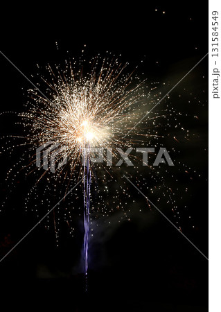 花火大会　打ち上げ花火　打揚花火　花火　夏祭り 131584549
