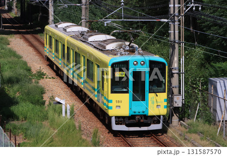 阪神武庫川線を走る5500系トラコ号 阪神武庫川線を走る5500系トラコ号 131587570