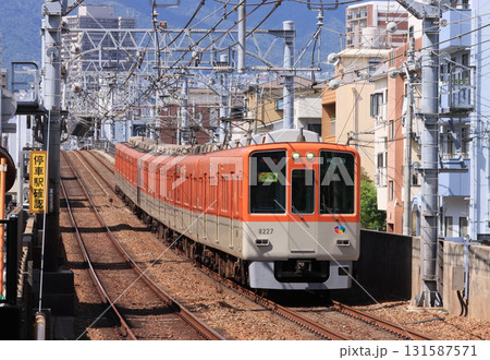 久寿川駅に接近する8000系電車 久寿川駅に接近する8000系電車 131587571