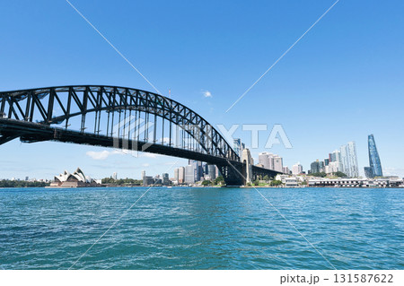 海から見たハーバーブリッジ 海から見たハーバーブリッジ 131587622