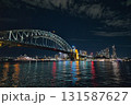 ライトアップされた夜のハーバーブリッジ 131587627