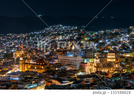 メキシコ・グアナファトの夜景 131588028