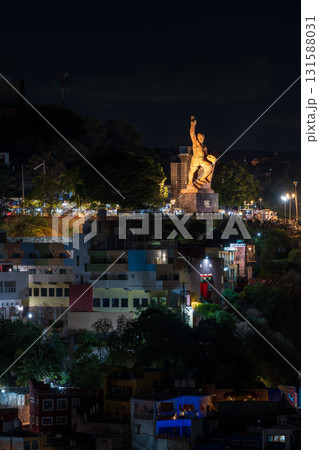 メキシコ・グアナファト・ピピラの丘　夜景 131588031