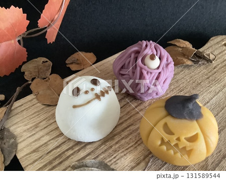 そわそわするモンスターたち そわそわするモンスターたち 131589544