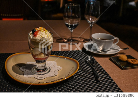 もいわ山ロープウェイ　展望台レストラン　夜景　夜パフェ 131589890