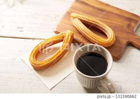 チュロス スペインの揚げ菓子のイメージ チュロス スペインの揚げ菓子のイメージ 131590662