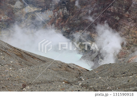阿蘇山 オプタテシケ山 火山湖 131590918
