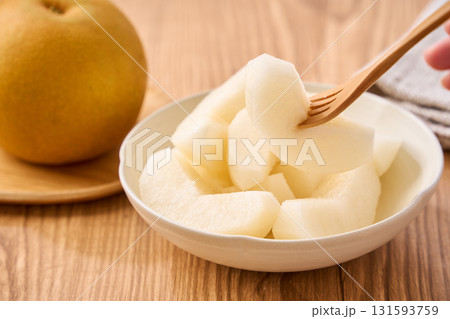 あきづき梨のカット盛り｜秋の和梨・家庭のデザート 131593759